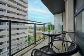 Odra Tower Apartments with FREE GARAGE Wrocław by Noclegi Renters